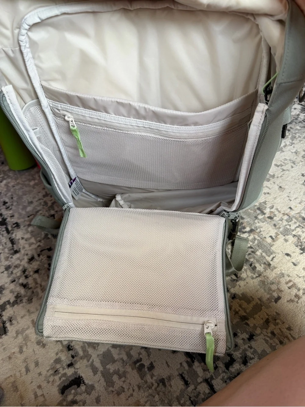 HUHU Diaper Bag Backpack in Sage Green combo